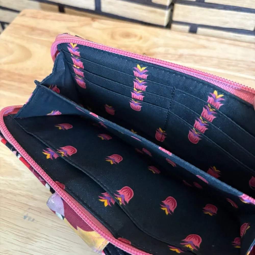 Vera‎ Bradley Floral Wristlet